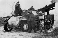 SdKfz_251_Ausf_C_winter_camouflage