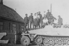 SdKfz_251_Ausf_D_half-track