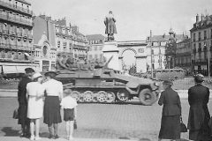 SdKfz_251_Schutzenpanzerwagen_Halftrack_in_Dijon_France