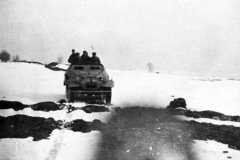 SdKfz_251_ausf_B_in_winter