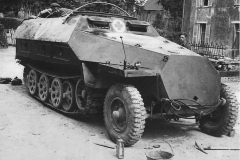 Sd_Kfz_251-8_used_as_Ambulance_in_Normandy