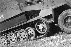Sd_Kfz_251_ausf_B_Armored_Halftrack