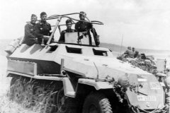 Sd_Kfz_251_halftrack_10