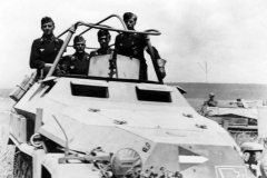 Sd_Kfz_251_halftrack_8