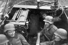 Sd_Kfz_251_halftrack_interior