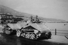 German_light_armoured_ammunition_carrier_SdKfz_252