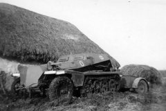 SdKfz_252_with_trailer_eastern_front