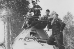 sdkfz_263_and_crew