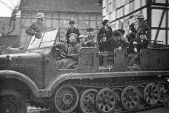 mittlerer_Zugkraftwagen_5t_Sdkfz_6-1_side_view