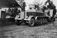 Armored_8ton_Halftrack_SdKfz_7_And_88cm_Flak18_Auf_Sd.Ah_.201_Bunkerknacker