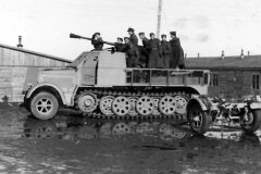 Armored_SdKfz_7_2_37mm_Flak_