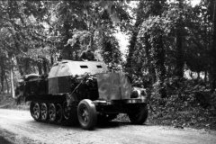 Gepanzerter_SdKfz7_France_1944