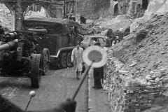 SdKfz_7_towing_15_cm_sFH_18_France_4_panzer_division