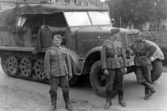 Sd_Kfz_7_half_track_1
