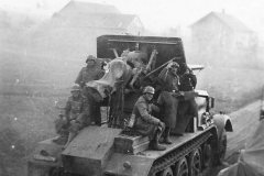 8.8cm_Flak_18_Selbstfahrlafette_auf_Zugkraftwagen_12t__SdKfz_8_rear_view