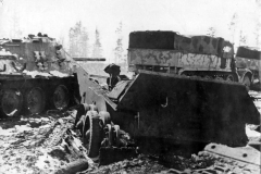 SU-85_SdKfz_8_witebsk_1944