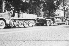 German_18_ton_heavy_half_track_FAMO_and_tank_transporter