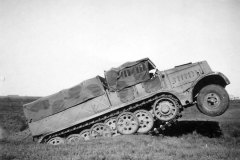 German_half-track_Sd_Kfz_9_Famo