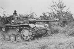German_assault_gun_StuG_40_Ausf_F