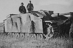 German_assault_gun_StuG_40_with_skirt_armour