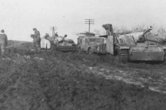 German_assault_guns_StuG_40_with_skirt_armour
