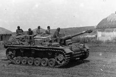 German_tank_destroyer_StuG_40_Ausf_F_2