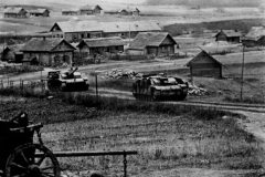 StuG_40_Ausf_G_guns_with_side_schurzen_2