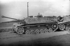 StuG_40_Ausf_G_with_saukopf_Eastern_front