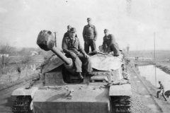 StuG_40_Ausf_G_with_zimmerit