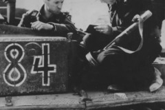 StuG_40_Officer_ROA_Warsaw_Uprising