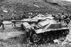 StuG_40_crimea_Sturmgeschutz-Brigade_279