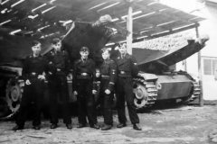 StuG_40_of_Waffen_SS_9th_SS_Panzer_Division_Hohenstaufen