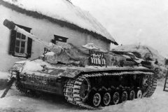 StuG_40_with_Winterketten