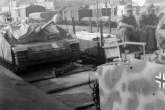 StuG_III_Late_rail_transport