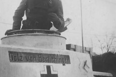 StuG_of_17th_SS_Panzergrenadier_Division_Gotz_von_Berlichingen