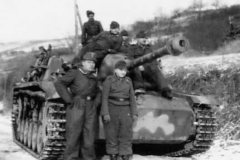 Stug_40_assault_gun_with_saukopfblende