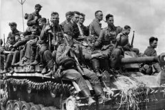 Stug_III_and_Grenadiere