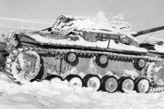 Sturmgeschutz_StuG_40_Winter_Eastern_Front