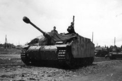 Sturmgeschutz_StuG_40_with_schurzen