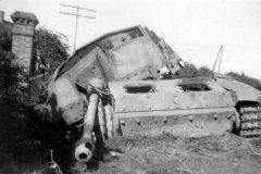 knocked_out_StuG_40