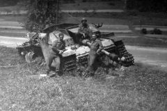 knocked_out_StuG_40_and_GIs
