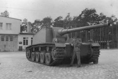 self_propelled_anti_tank_gun_Sturer_Emil