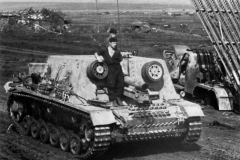 sIG33_G7_1943
