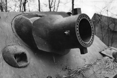 Sturmtiger_captured_at_Oberembt_gun_mantlet