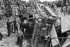 Tauchpanzer_III_133_fell_off_the_bridge