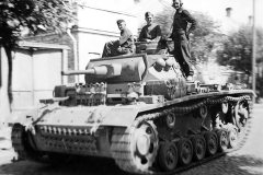 Tauchpanzer_III_on_city_street