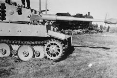 Early_Tiger_with_transport_tracks_1943