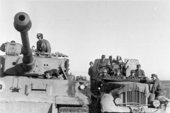 Panzer_IV_Tiger_and_Vierlingsflak