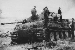 Panzer_VI_Tiger_501_122_Tunisia