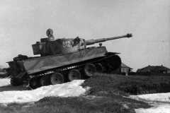 Panzer_VI_Tiger_812_Tiki_of_8_schwere_Kompanie_Division_Das_Reich